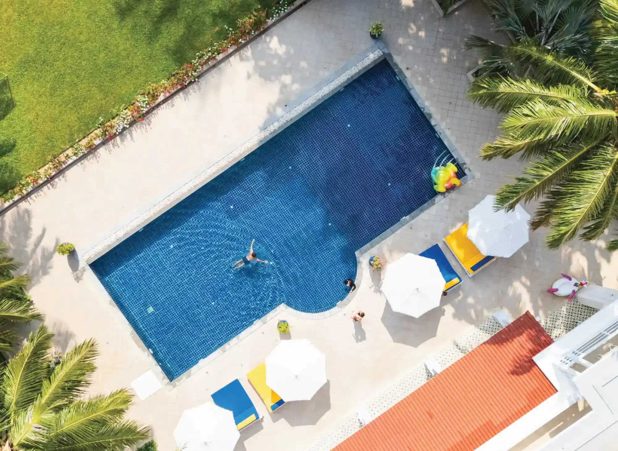 carpediem-livingspaces-content4-pool1